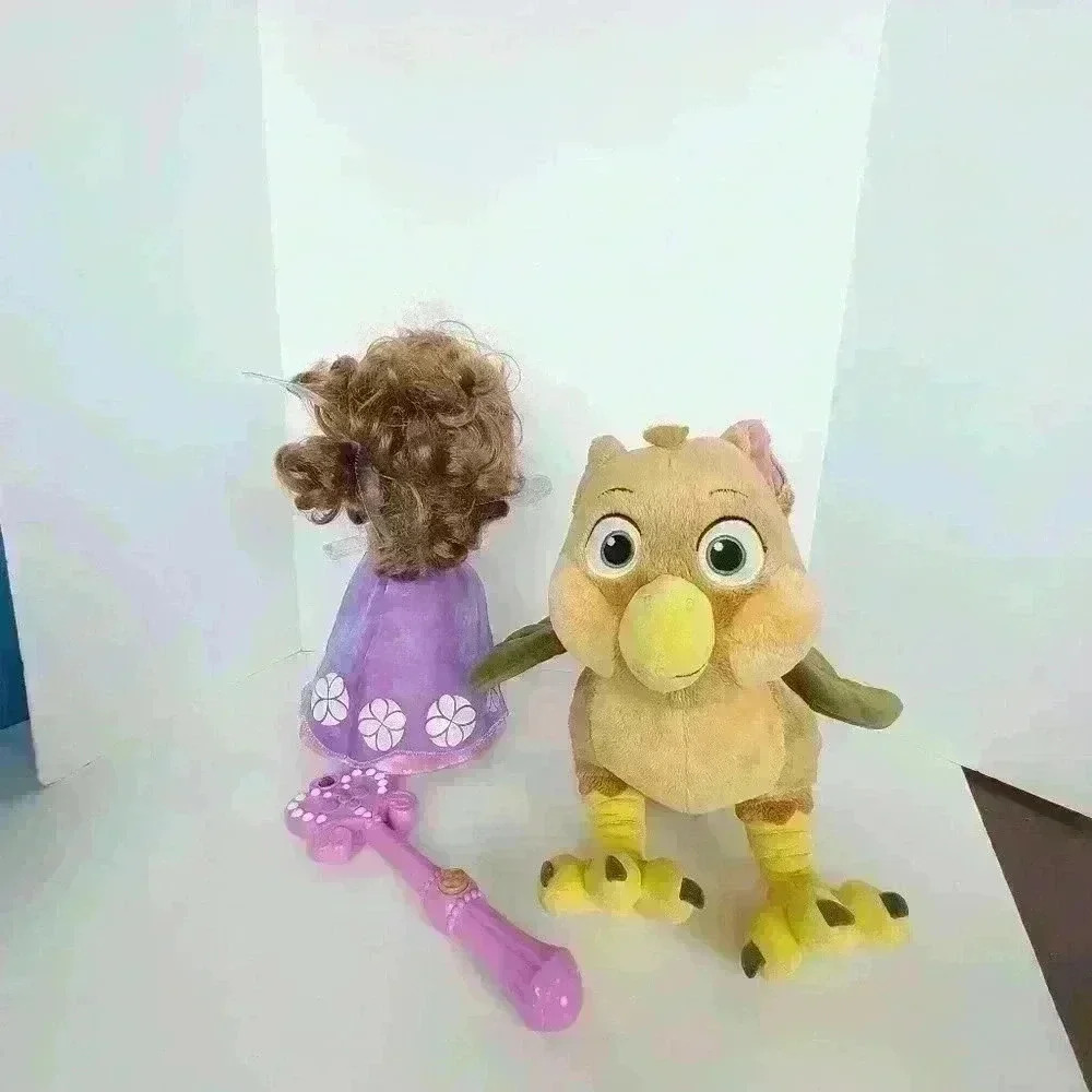 SOFIA THE FIRST MAGIC DANCING DOLL SINGS TALKS - Picture 9 of 17